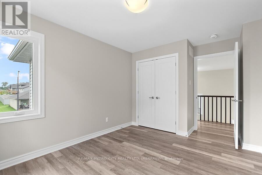 129 Seabert Drive, Arnprior, Ontario  K7S 0K1 - Photo 20 - X12398534