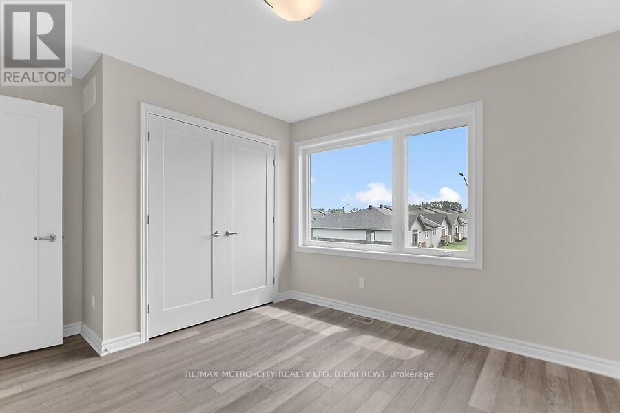 129 Seabert Drive, Arnprior, Ontario  K7S 0K1 - Photo 24 - X12398534