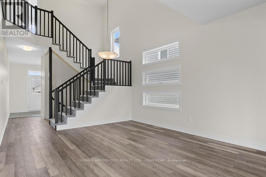 129 Seabert Drive, Arnprior, Ontario  K7S 0K1 - Photo 14 - X12398534
