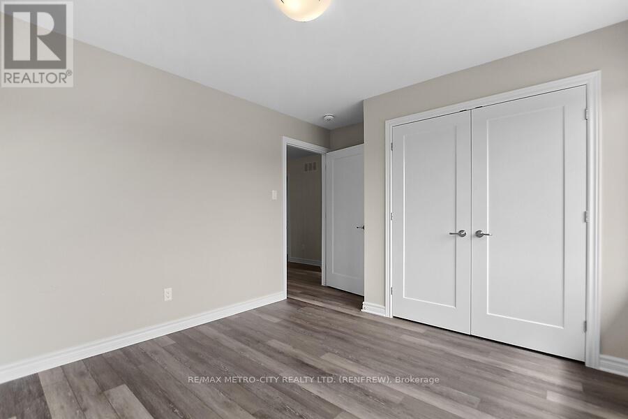 129 Seabert Drive, Arnprior, Ontario  K7S 0K1 - Photo 25 - X12398534