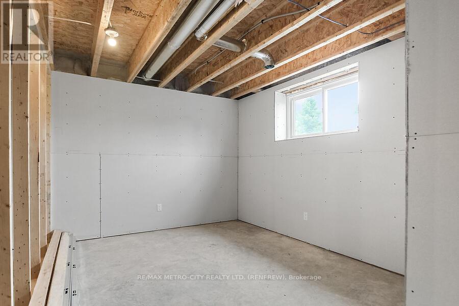 129 Seabert Drive, Arnprior, Ontario  K7S 0K1 - Photo 27 - X12398534