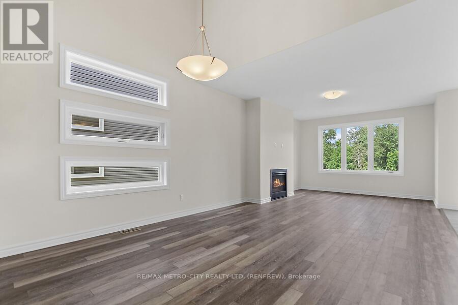 129 Seabert Drive, Arnprior, Ontario  K7S 0K1 - Photo 6 - X12398534