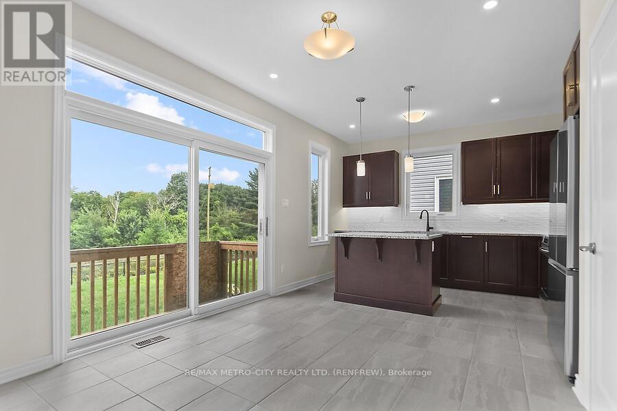 129 Seabert Drive, Arnprior, Ontario  K7S 0K1 - Photo 9 - X12398534