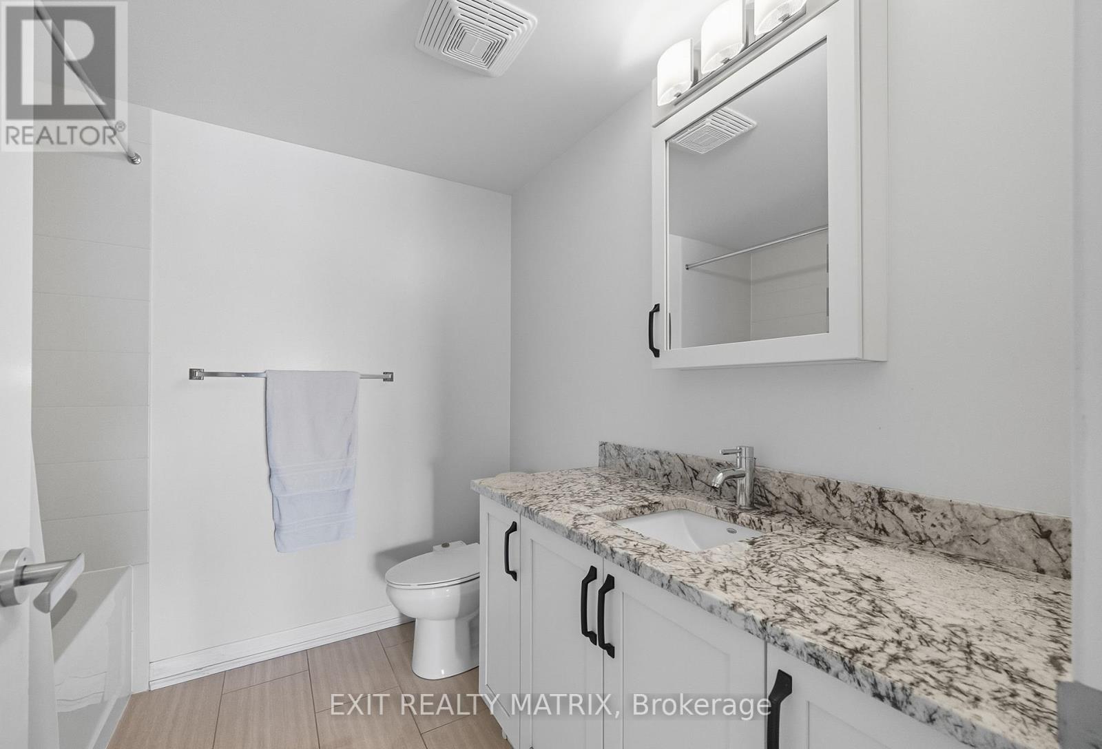 2803 - 195 Besserer Street, Ottawa, Ontario  K1N 0B6 - Photo 18 - X12398857