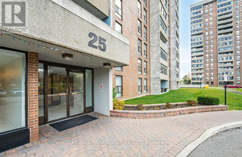 1902 - 25 Kensington Road, Brampton, Ontario  L6T 3W8 - Photo 2 - W12398803