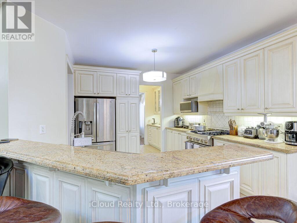 3 Vissini Way, Brampton (Bram East), Ontario  L6P 2W2 - Photo 11 - W12398811