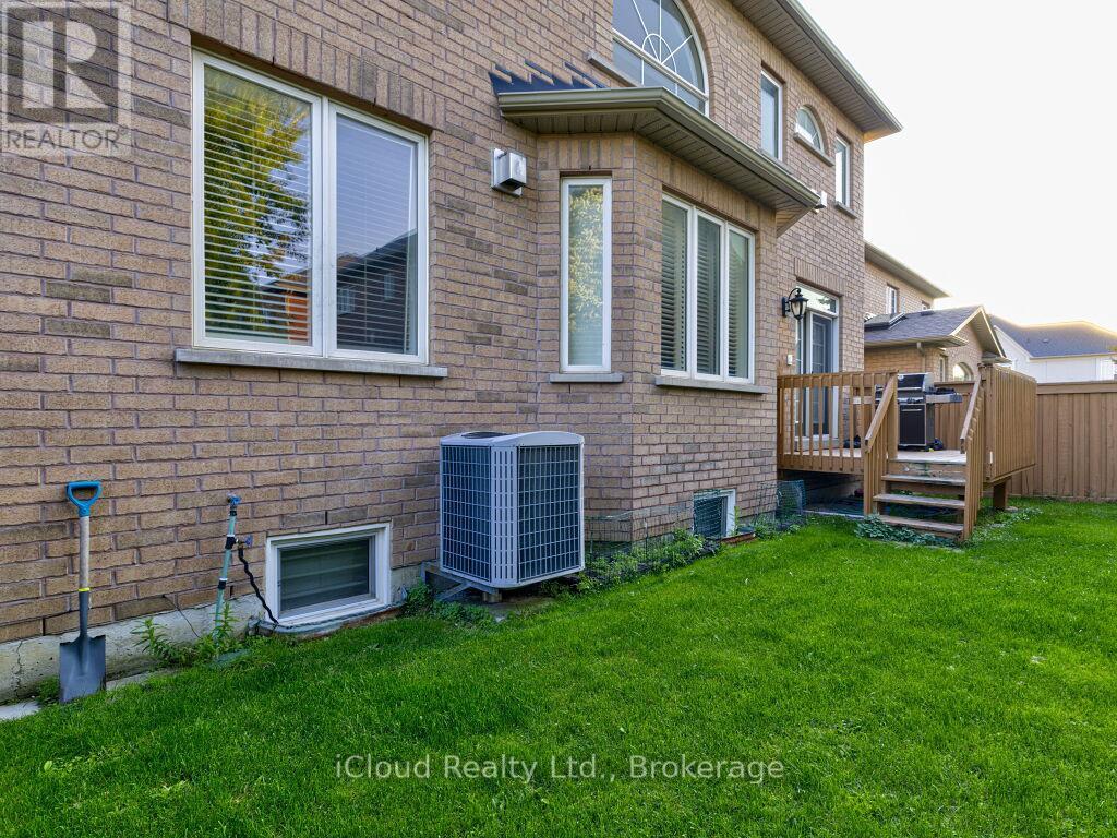 3 Vissini Way, Brampton (Bram East), Ontario  L6P 2W2 - Photo 31 - W12398811