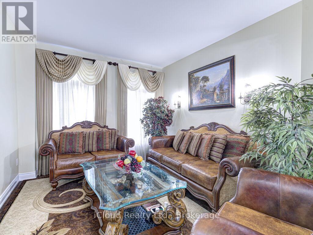 3 Vissini Way, Brampton (Bram East), Ontario  L6P 2W2 - Photo 6 - W12398811