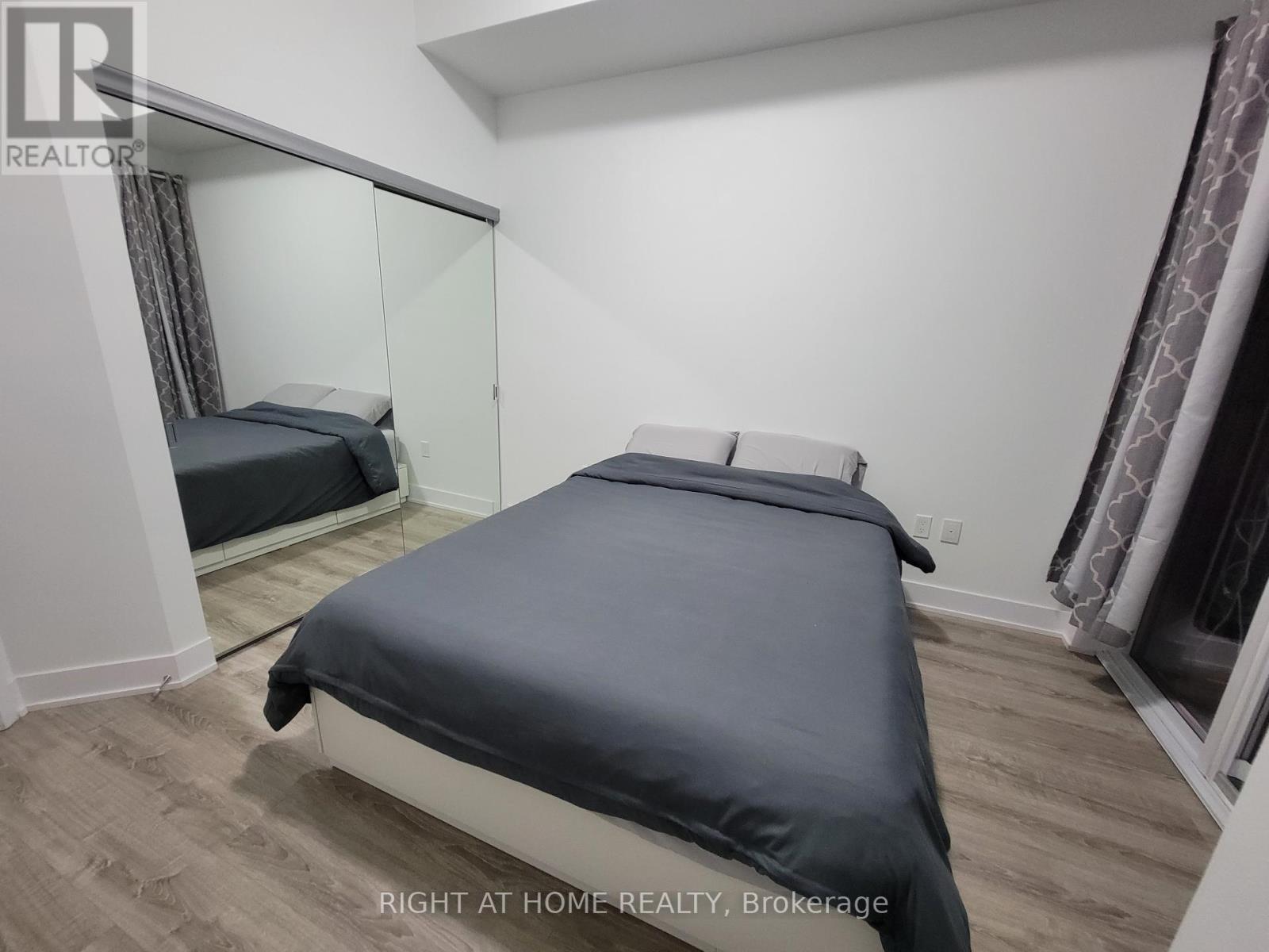 917 - 30 Shore Breeze Drive, Toronto, Ontario  M8V 0J1 - Photo 14 - W12396573
