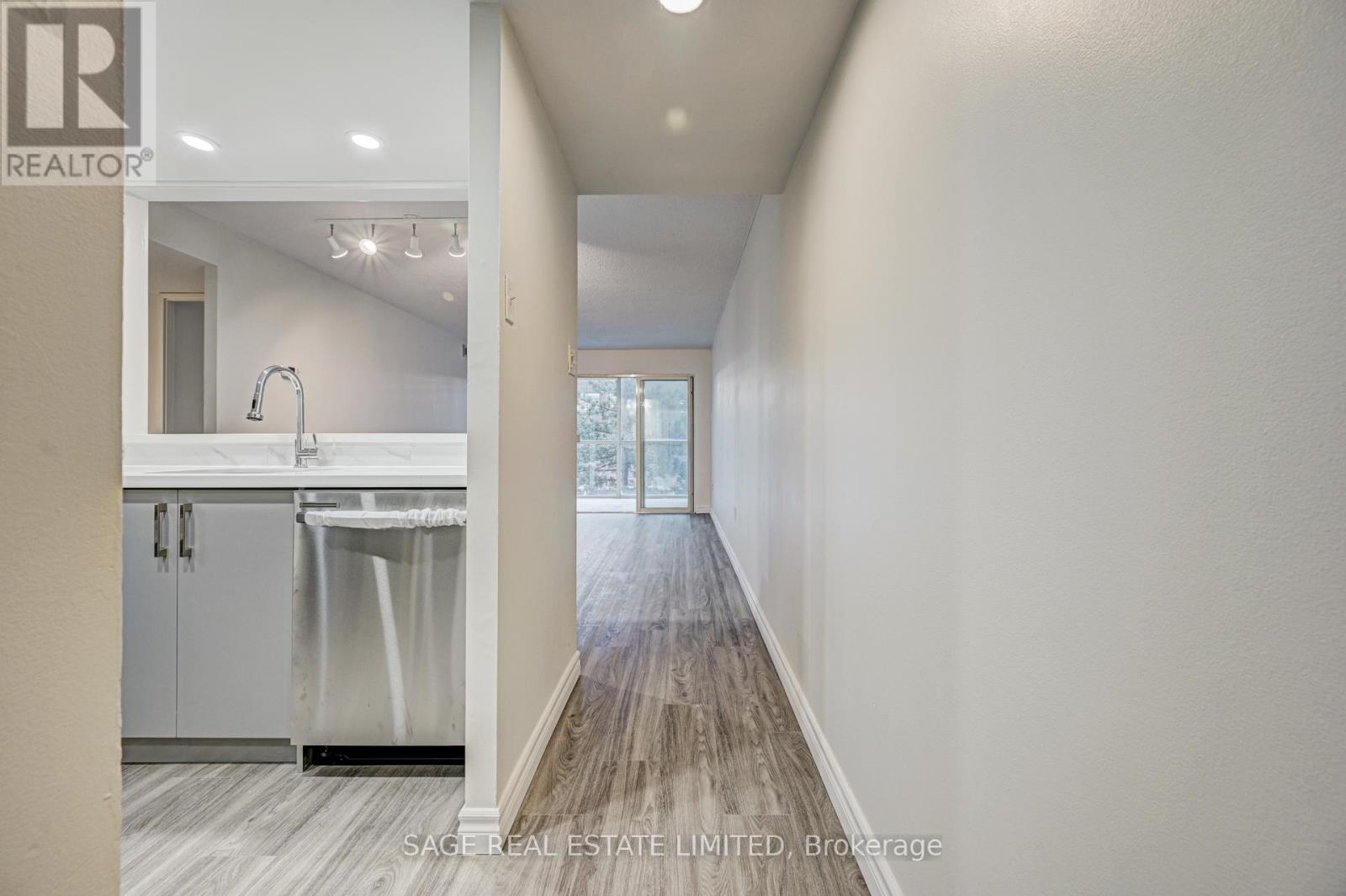 204 - 705 King Street W, Toronto, Ontario  M5V 2W8 - Photo 6 - C12398840