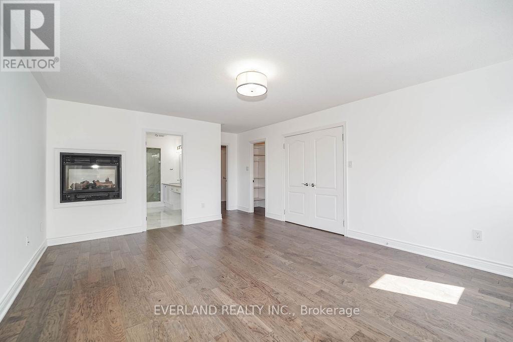 618 Foxcroft Boulevard, Newmarket, Ontario  L3X 1N4 - Photo 22 - N12398833