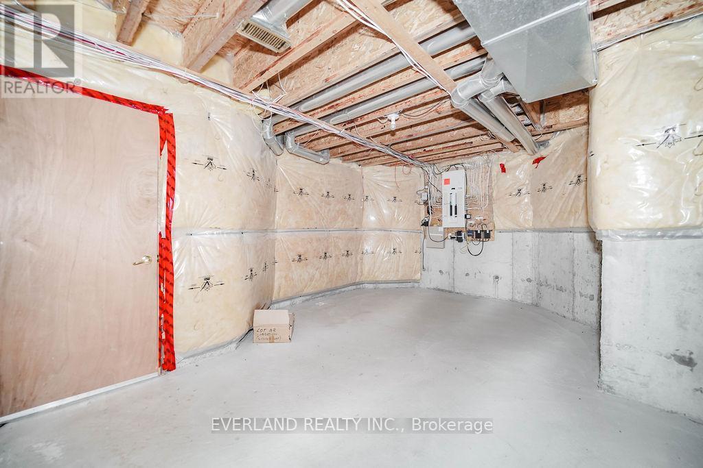 618 Foxcroft Boulevard, Newmarket, Ontario  L3X 1N4 - Photo 38 - N12398833