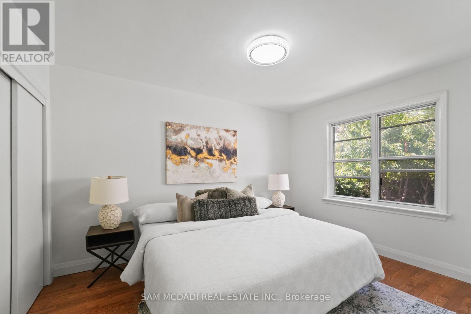 60 Greenfield Drive, Toronto, Ontario  M9B 1H3 - Photo 18 - W12398824