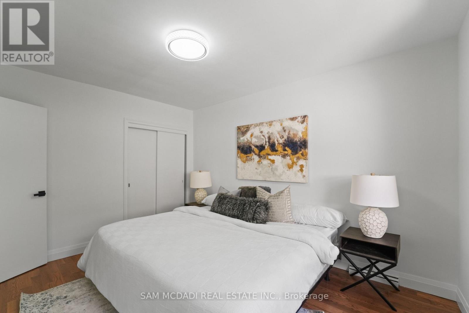 60 Greenfield Drive, Toronto, Ontario  M9B 1H3 - Photo 19 - W12398824