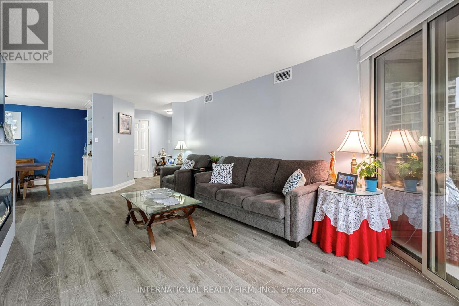 1706 - 55 Kingsbridge Garden Circle, Mississauga, Ontario  L5R 1Y1 - Photo 10 - W12398830