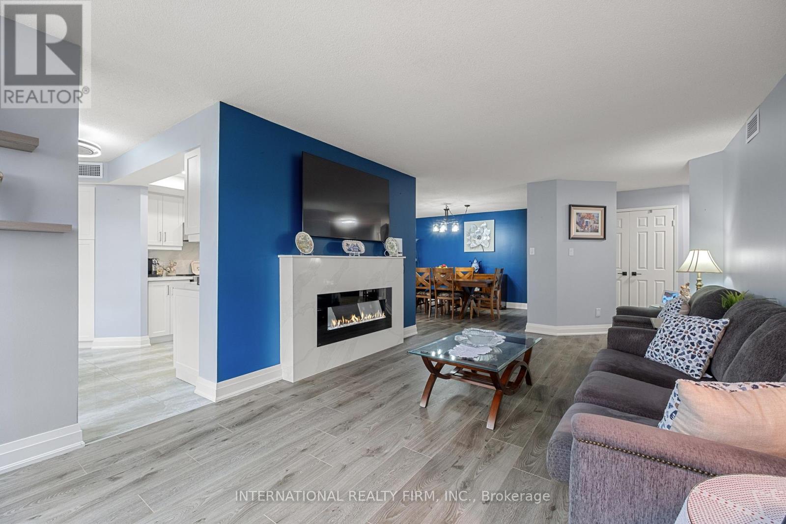 1706 - 55 Kingsbridge Garden Circle, Mississauga, Ontario  L5R 1Y1 - Photo 11 - W12398830