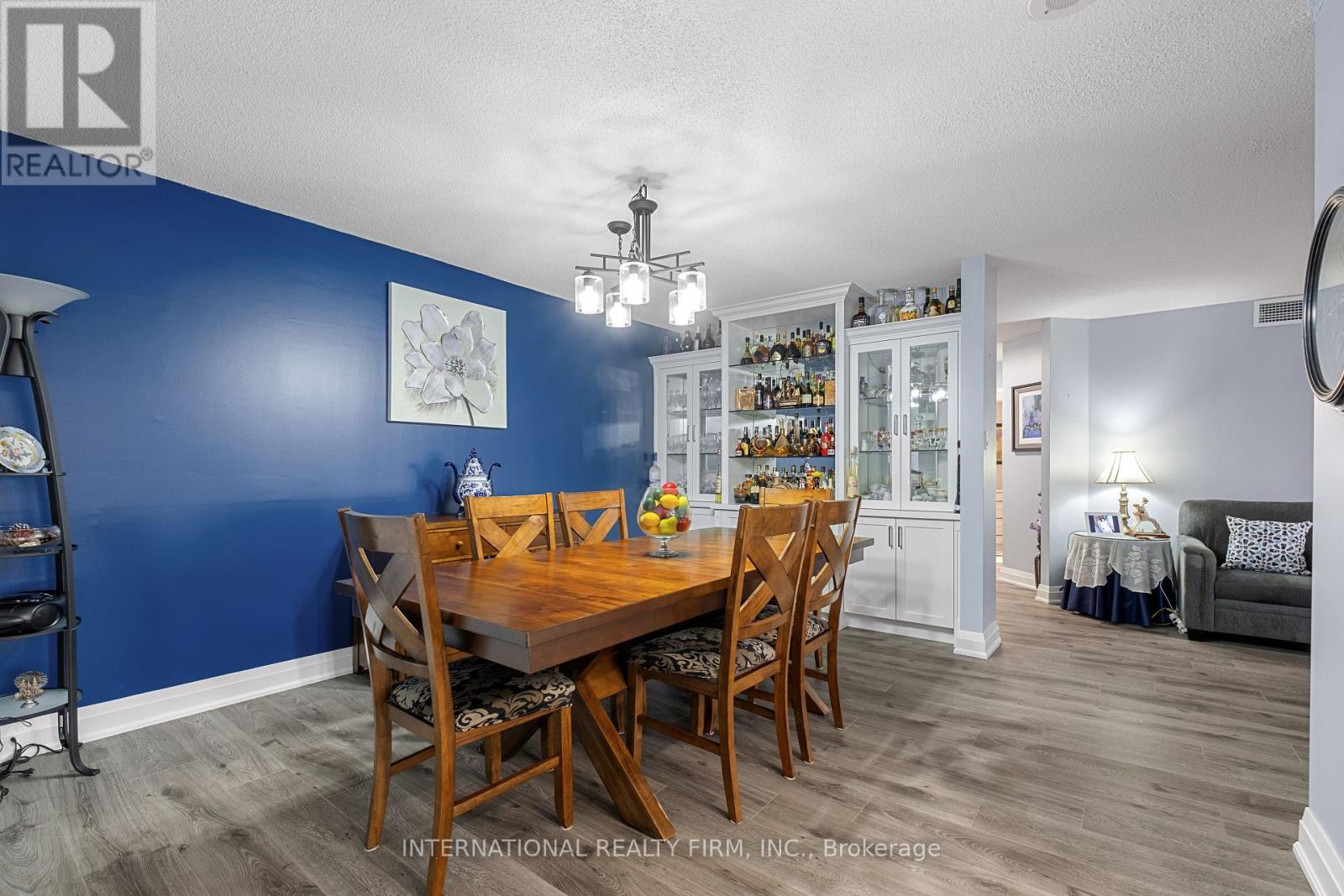1706 - 55 Kingsbridge Garden Circle, Mississauga, Ontario  L5R 1Y1 - Photo 13 - W12398830