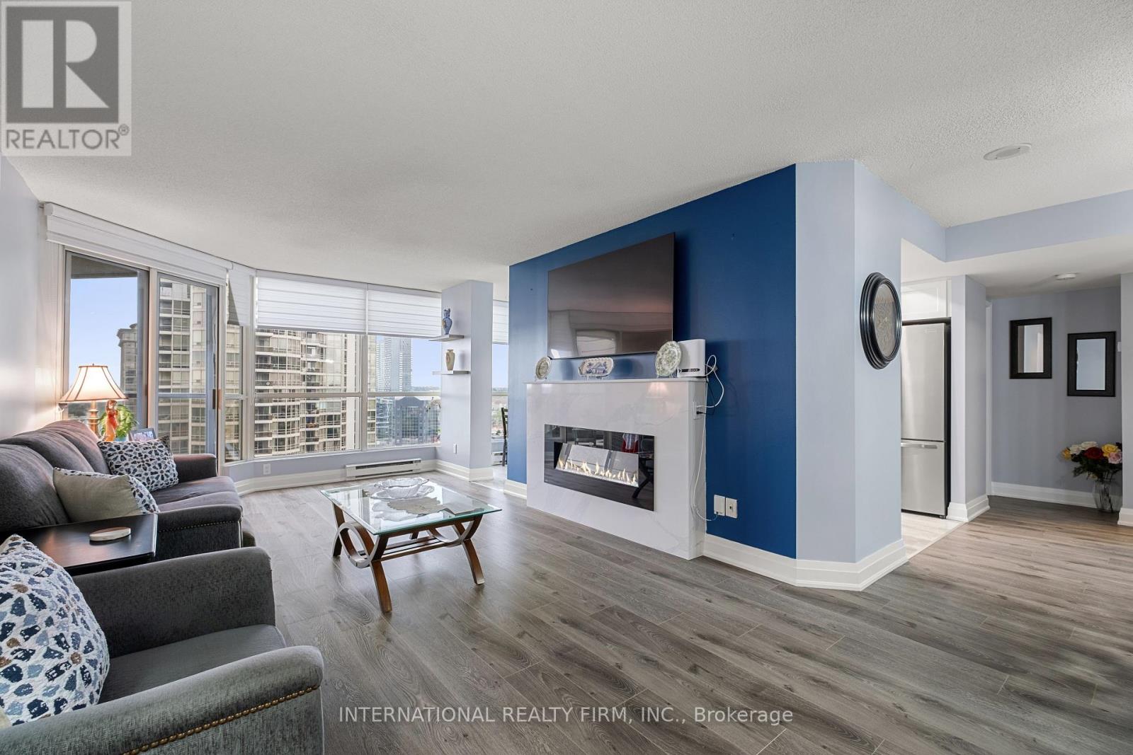 1706 - 55 Kingsbridge Garden Circle, Mississauga, Ontario  L5R 1Y1 - Photo 7 - W12398830