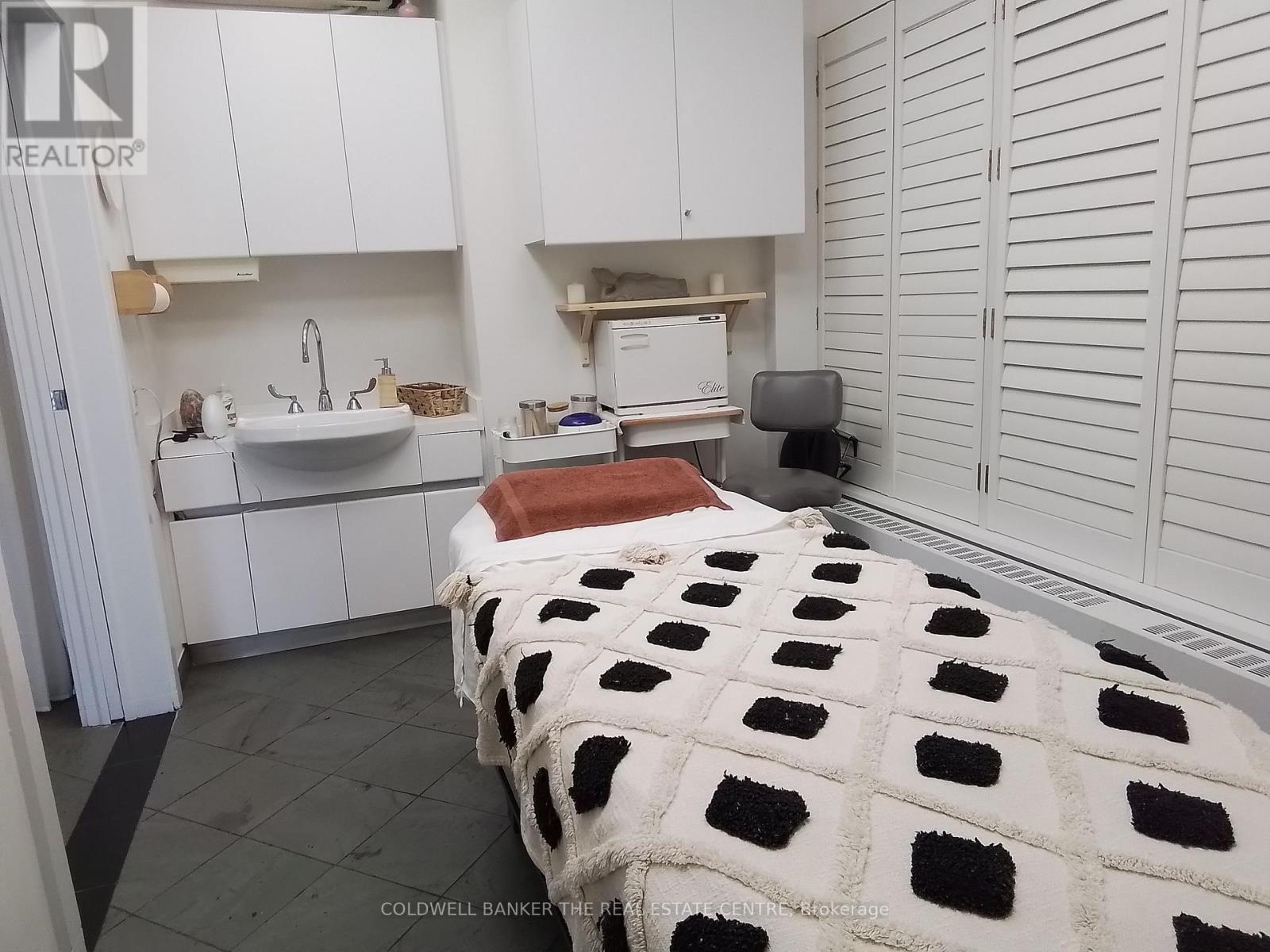 1280 Finch Street, Toronto, Ontario  M3J 3K6 - Photo 15 - W12398839