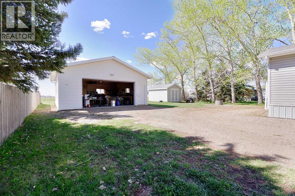 120 North Avenue, Enchant, Alberta  T0K 0V0 - Photo 2 - A2218118