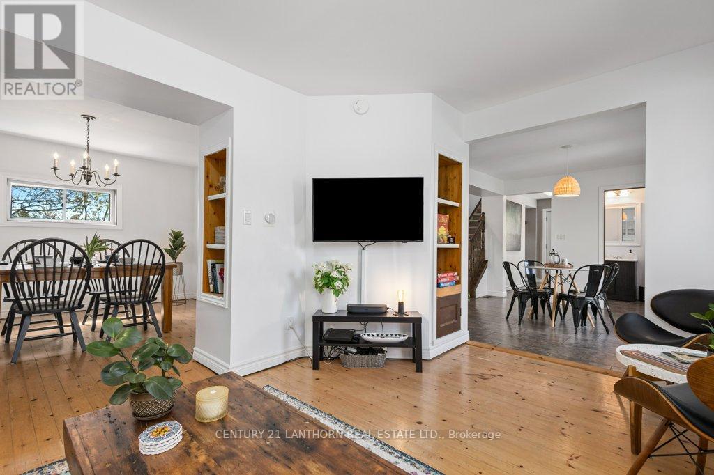 986 Black Road, Prince Edward County, Ontario  K0K 1W0 - Photo 17 - X12398881