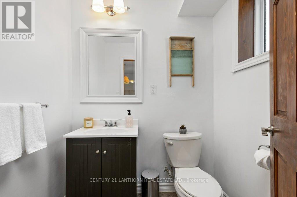 986 Black Road, Prince Edward County, Ontario  K0K 1W0 - Photo 20 - X12398881