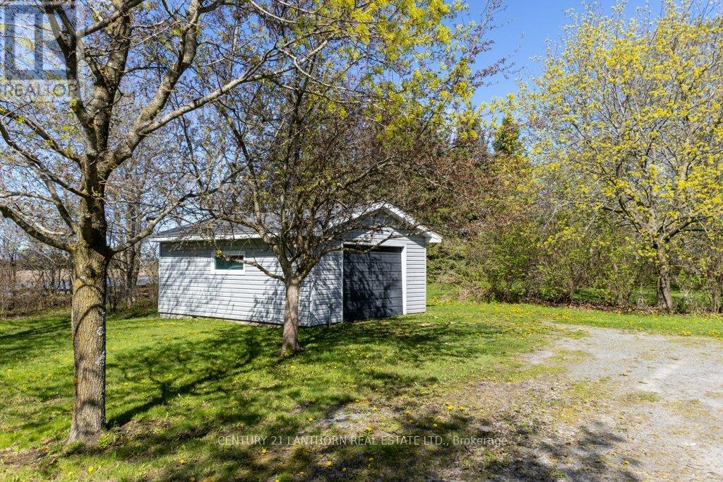 986 Black Road, Prince Edward County, Ontario  K0K 1W0 - Photo 38 - X12398881
