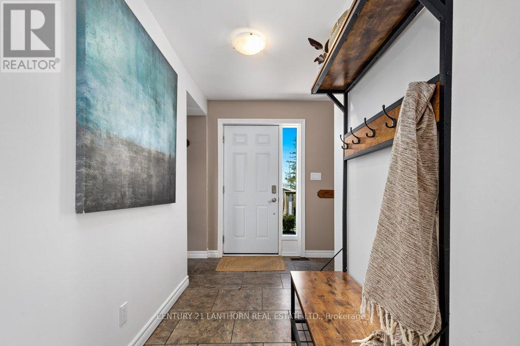 986 Black Road, Prince Edward County, Ontario  K0K 1W0 - Photo 4 - X12398881