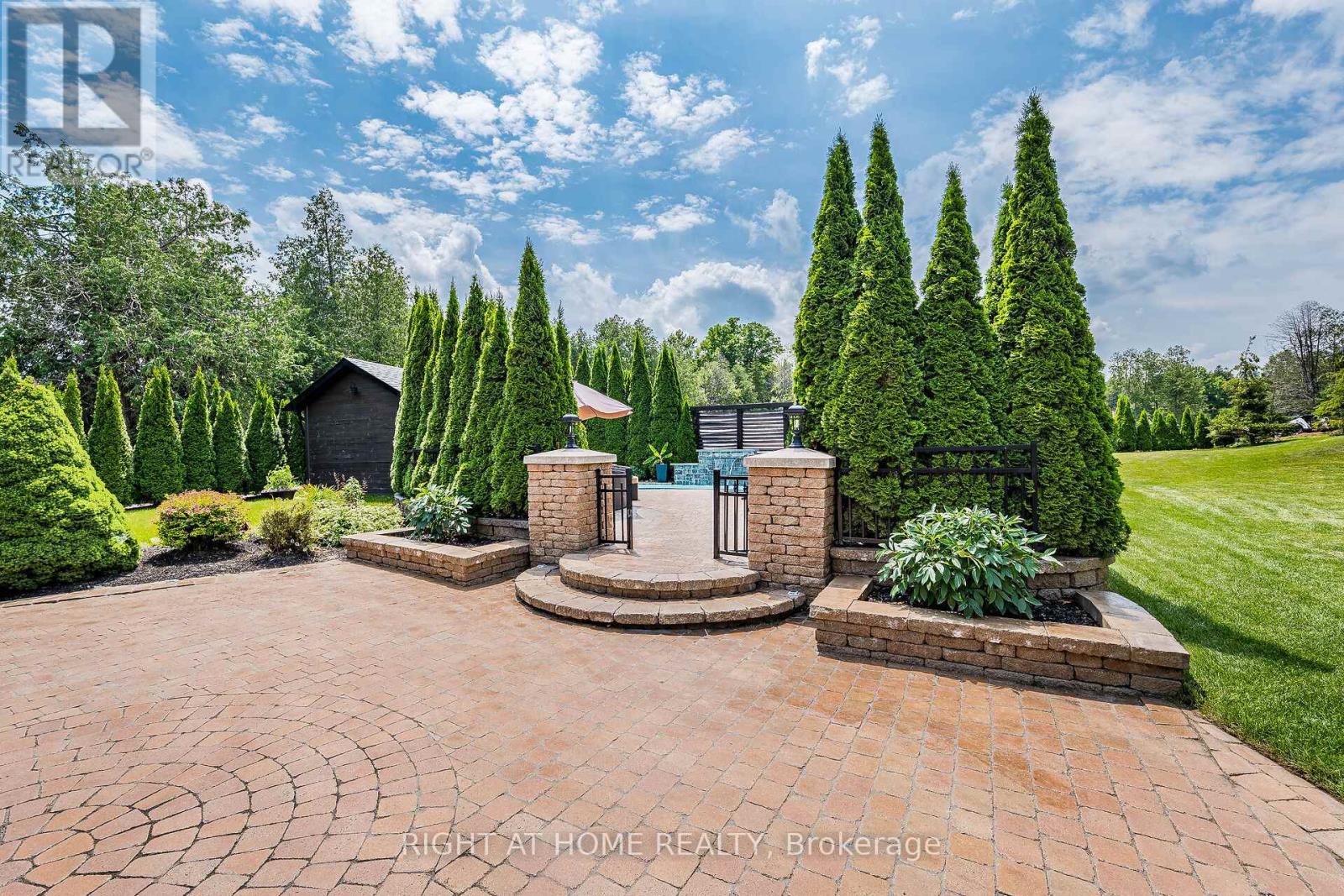 13640 Guelph Line, Milton, Ontario  L0P 1B0 - Photo 33 - W12398862