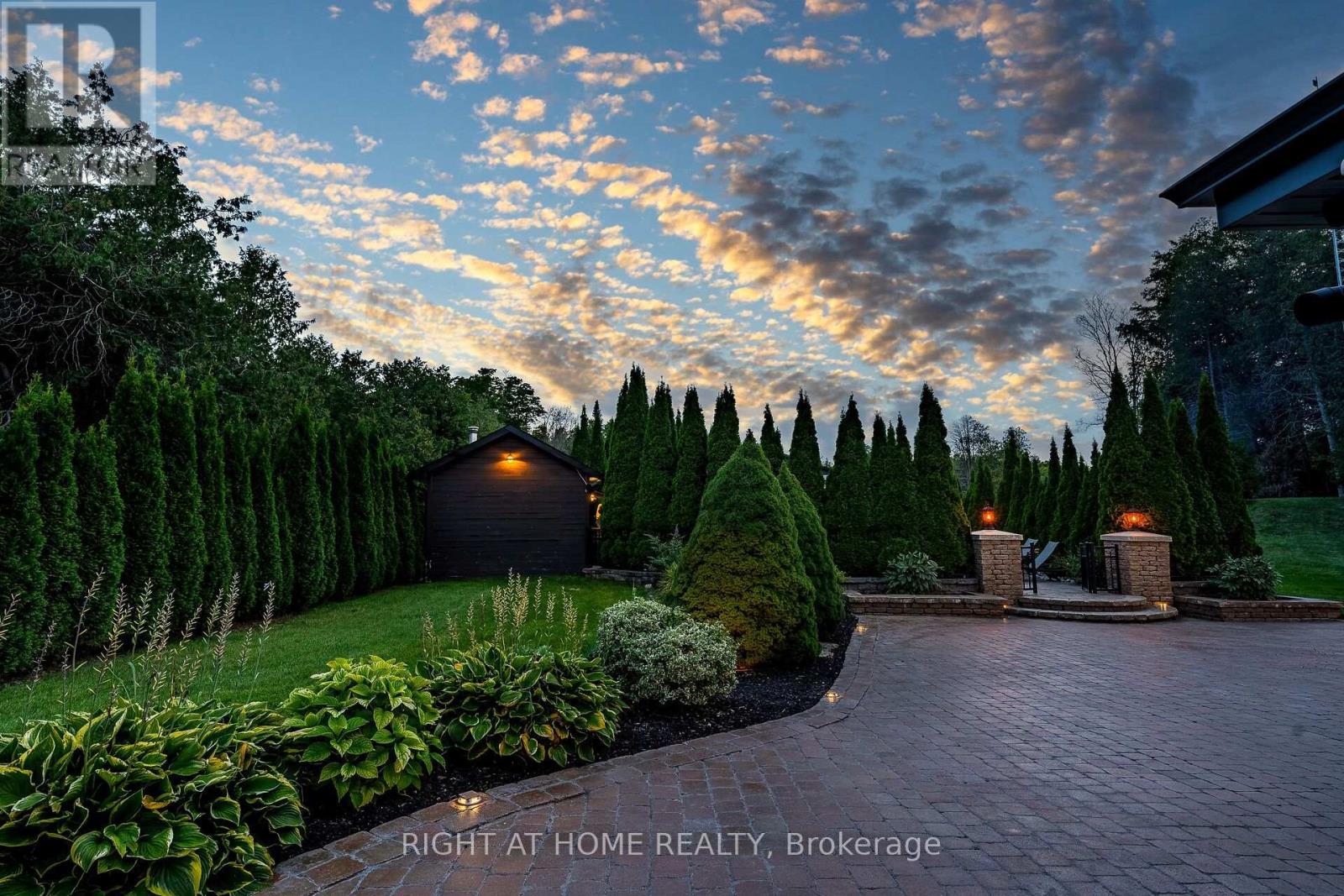 13640 Guelph Line, Milton, Ontario  L0P 1B0 - Photo 34 - W12398862