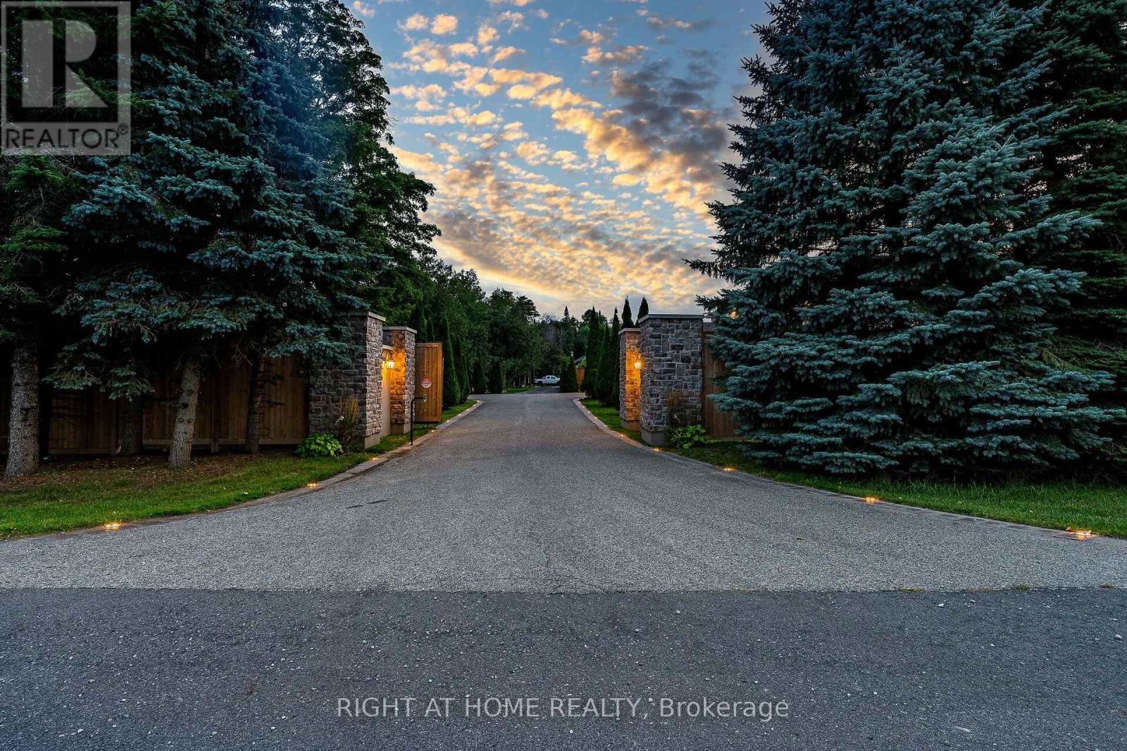 13640 Guelph Line, Milton, Ontario  L0P 1B0 - Photo 5 - W12398862