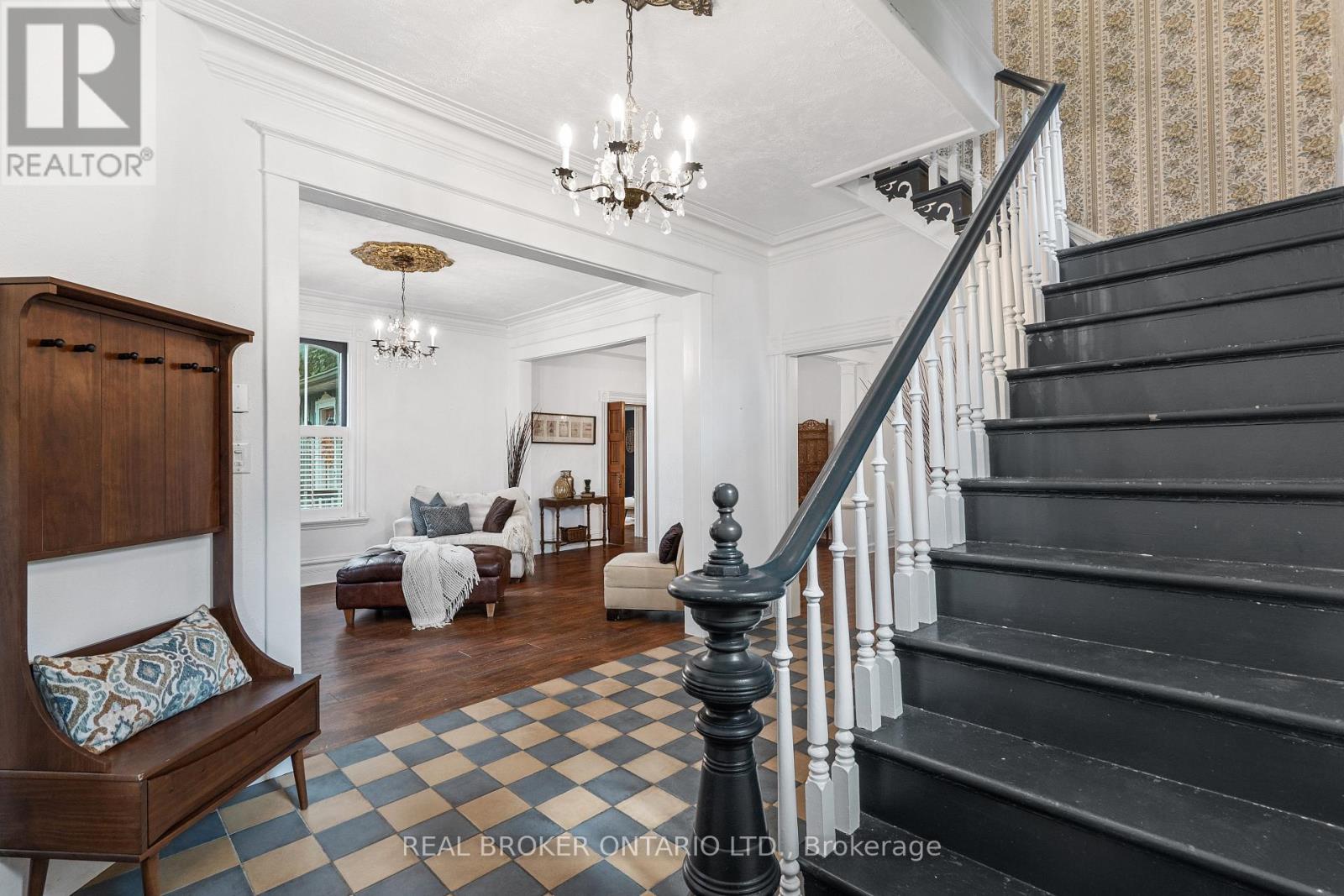74 Lake Avenue W, Carleton Place, Ontario  K7C 1L6 - Photo 6 - X12398877