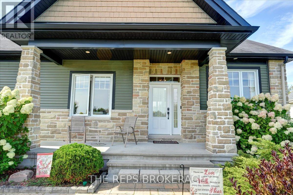 206 Country Lane Drive W, Beckwith, Ontario  K7C 3P2 - Photo 3 - X12398885