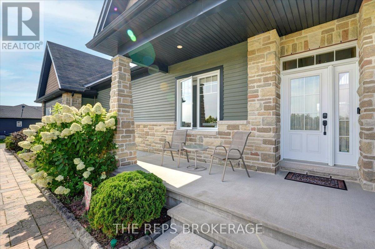 206 Country Lane Drive W, Beckwith, Ontario  K7C 3P2 - Photo 4 - X12398885