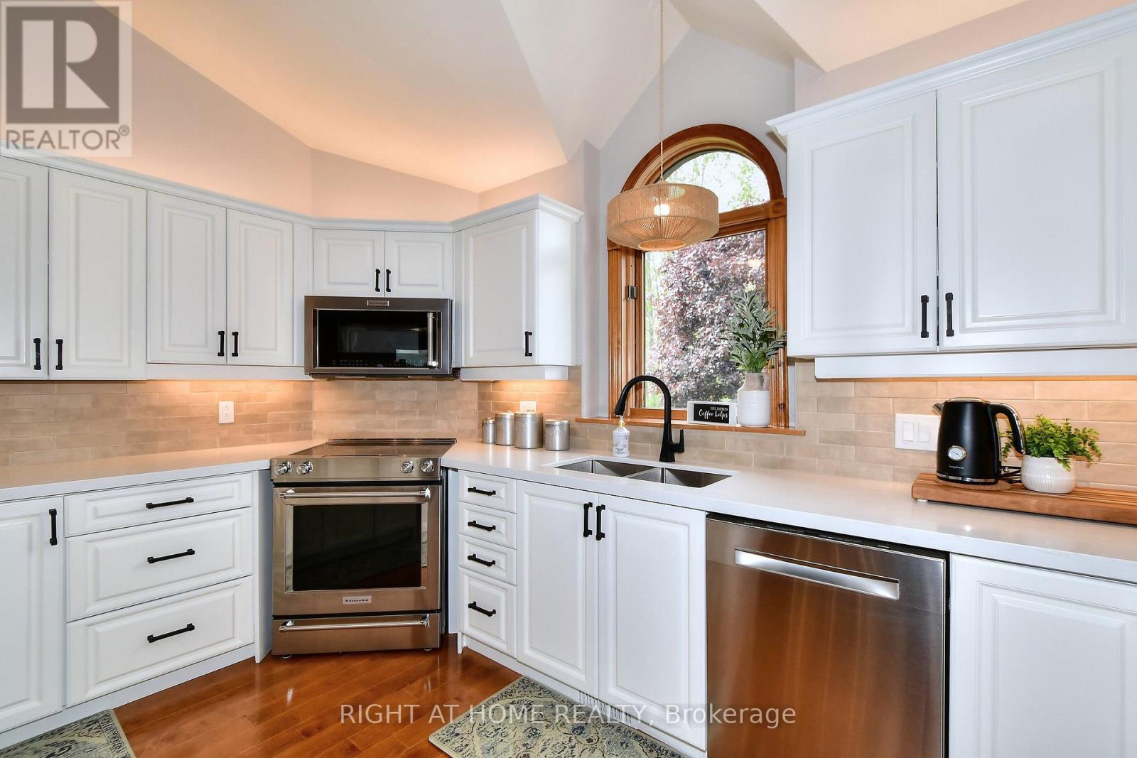 9 Lawson Court, Kawartha Lakes, Ontario  L0L 2W0 - Photo 16 - X12398870