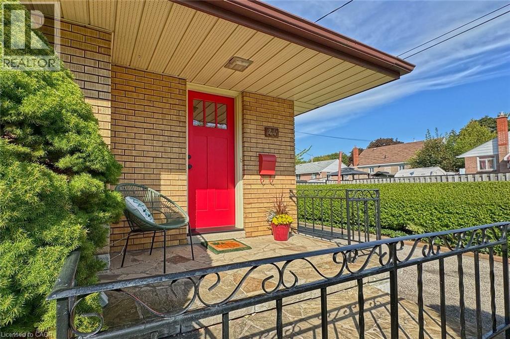 44 Mcdonald Avenue, Cambridge, Ontario  N1R 4J1 - Photo 2 - 40761218