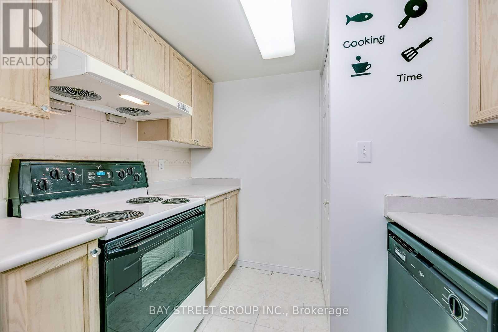 2301 - 3 Pemberton Avenue, Toronto, Ontario  M2M 4M1 - Photo 5 - C12395671