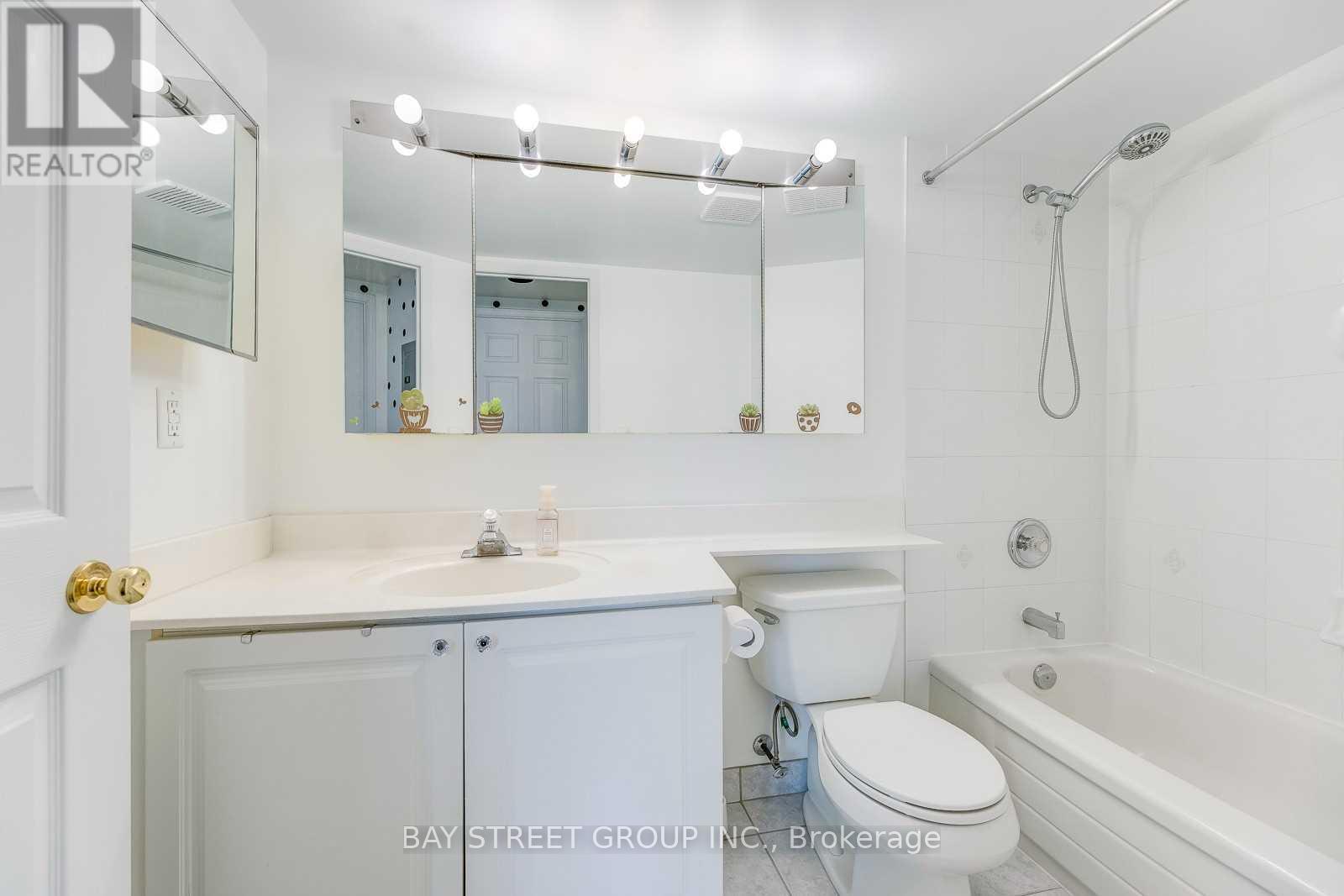 2301 - 3 Pemberton Avenue, Toronto, Ontario  M2M 4M1 - Photo 7 - C12395671