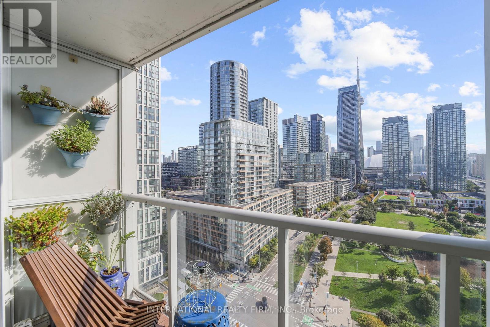 2112 - 85 Queens Wharf Road, Toronto (Waterfront Communities), Ontario  M5V 0J9 - Photo 13 - C12396674