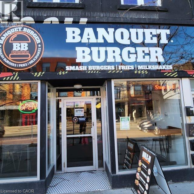 940 BLOOR Street W, toronto, Ontario