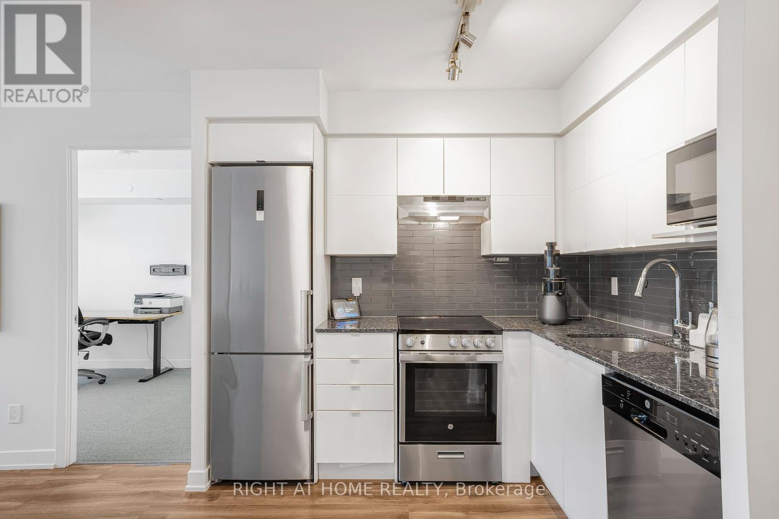602 - 120 Varna Drive, Toronto, Ontario  M6A 0B3 - Photo 14 - W12366759