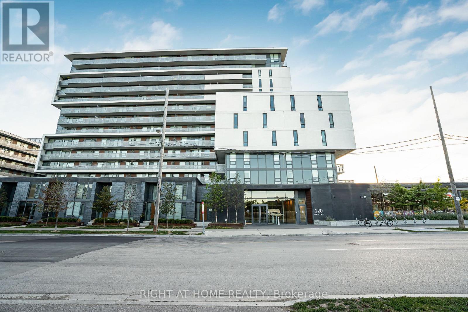 602 - 120 Varna Drive, Toronto, Ontario  M6A 0B3 - Photo 4 - W12366759