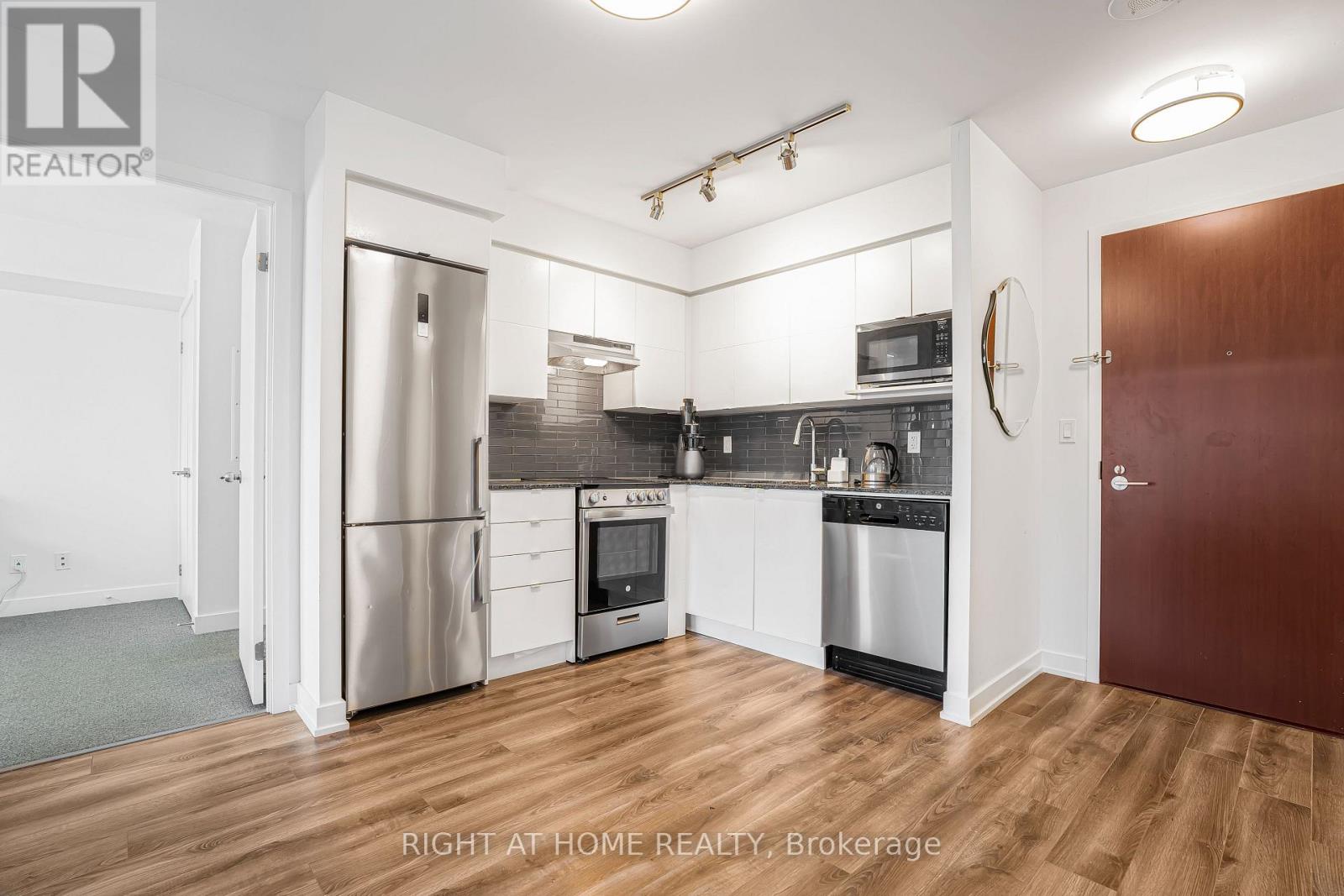 602 - 120 Varna Drive, Toronto, Ontario  M6A 0B3 - Photo 13 - W12366759