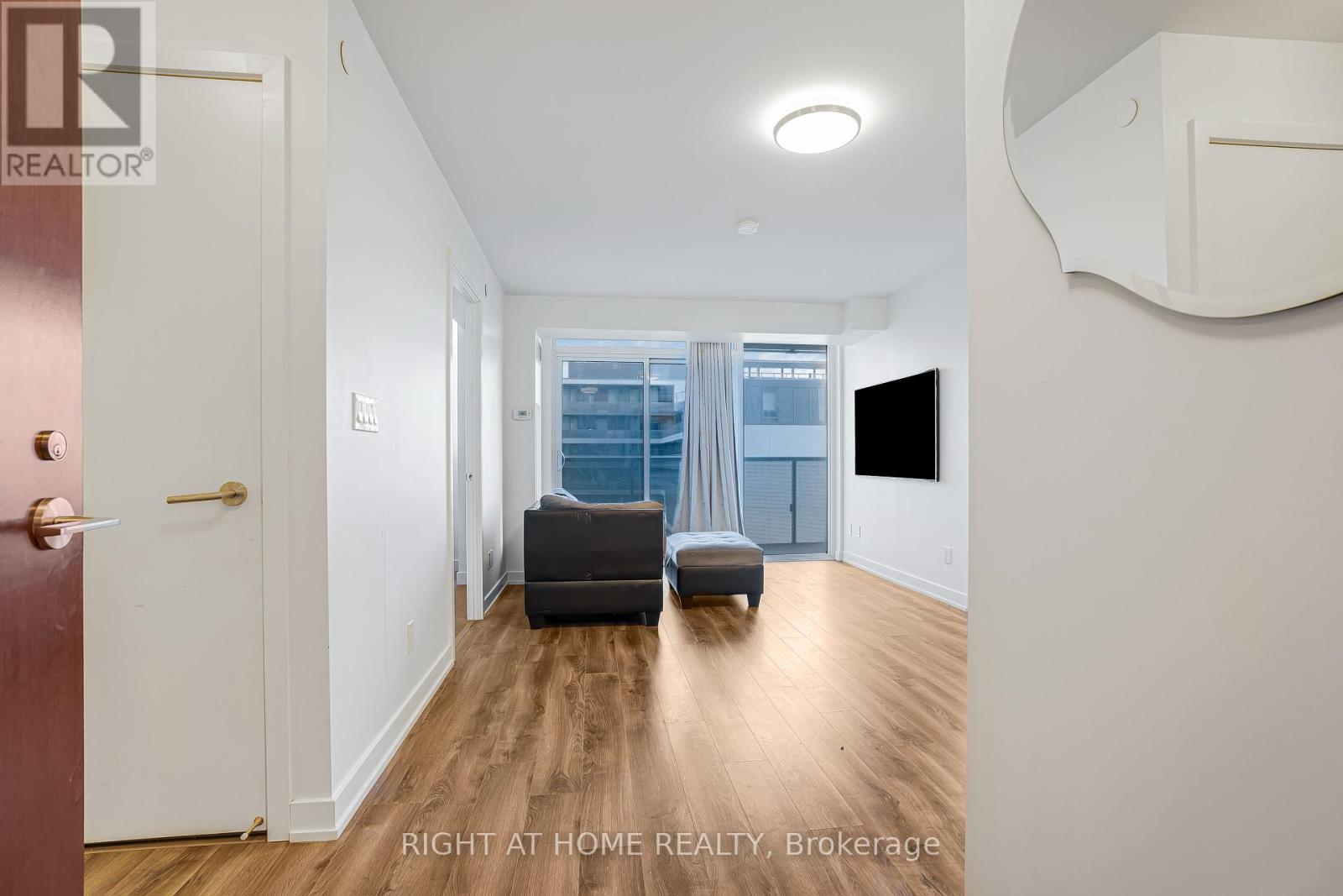 602 - 120 Varna Drive, Toronto, Ontario  M6A 0B3 - Photo 7 - W12366759