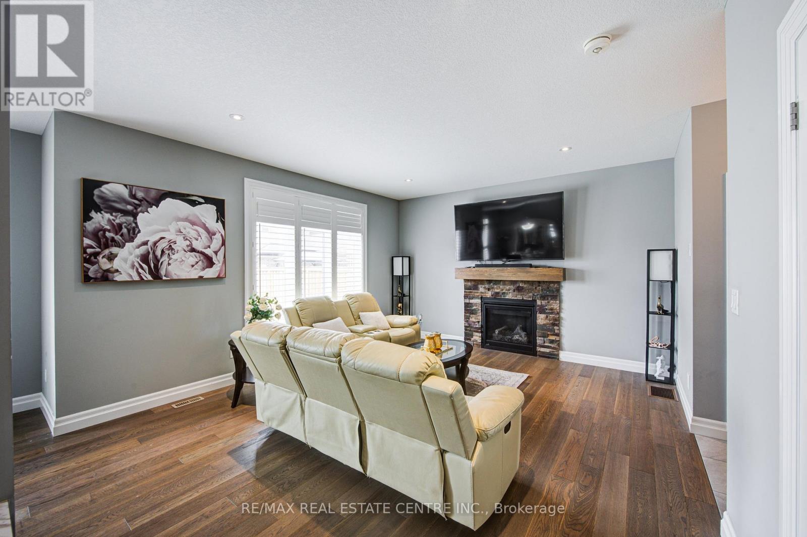 943 Downing Drive, Woodstock, Ontario  N4T 0E1 - Photo 8 - X12398876