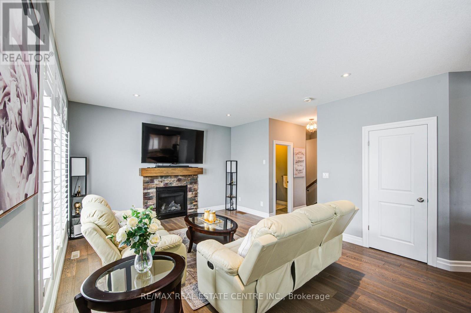 943 Downing Drive, Woodstock, Ontario  N4T 0E1 - Photo 9 - X12398876