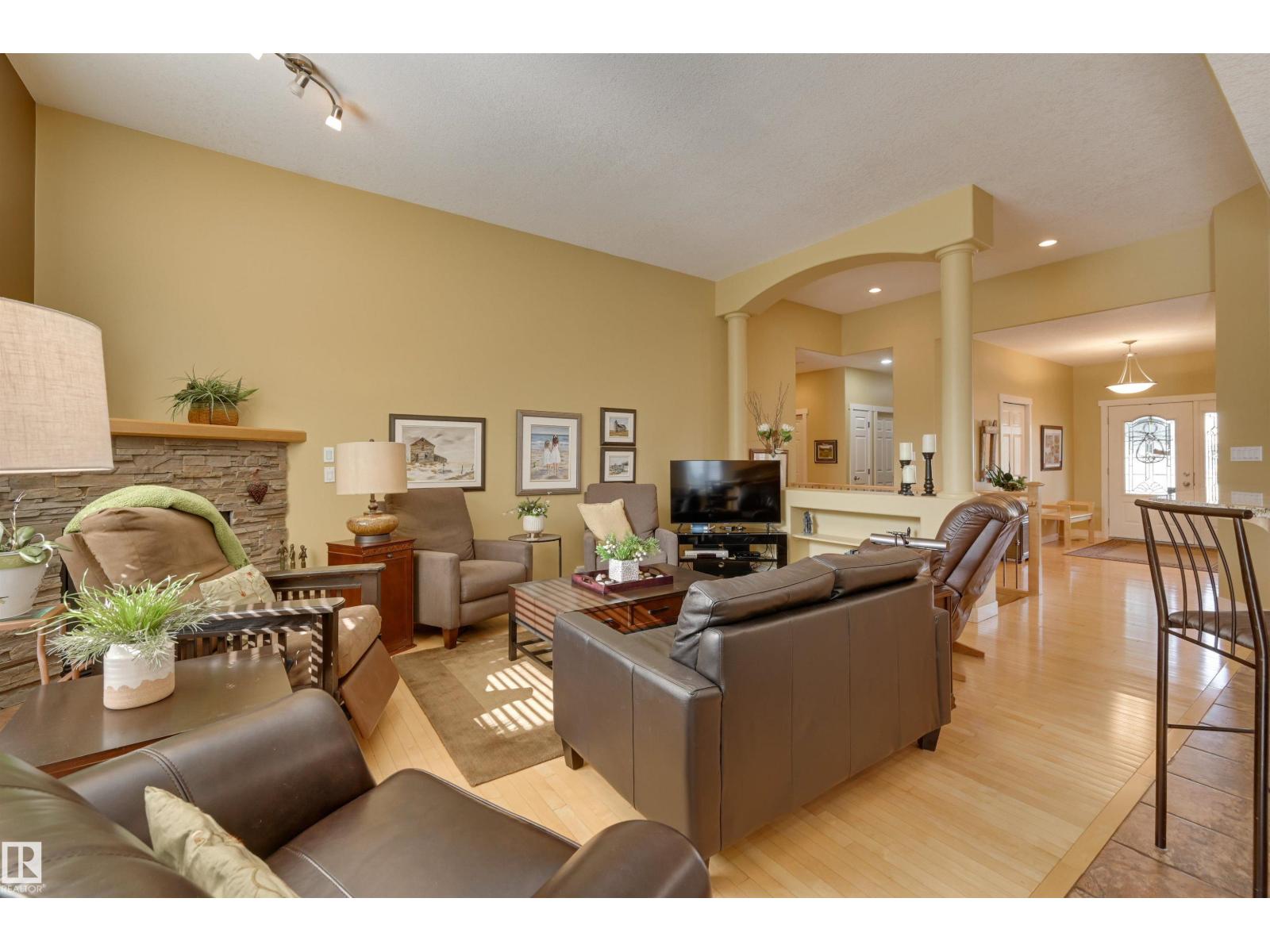 939 Haliburton Rd Nw, Edmonton, Alberta  T6R 2Z6 - Photo 11 - E4457364