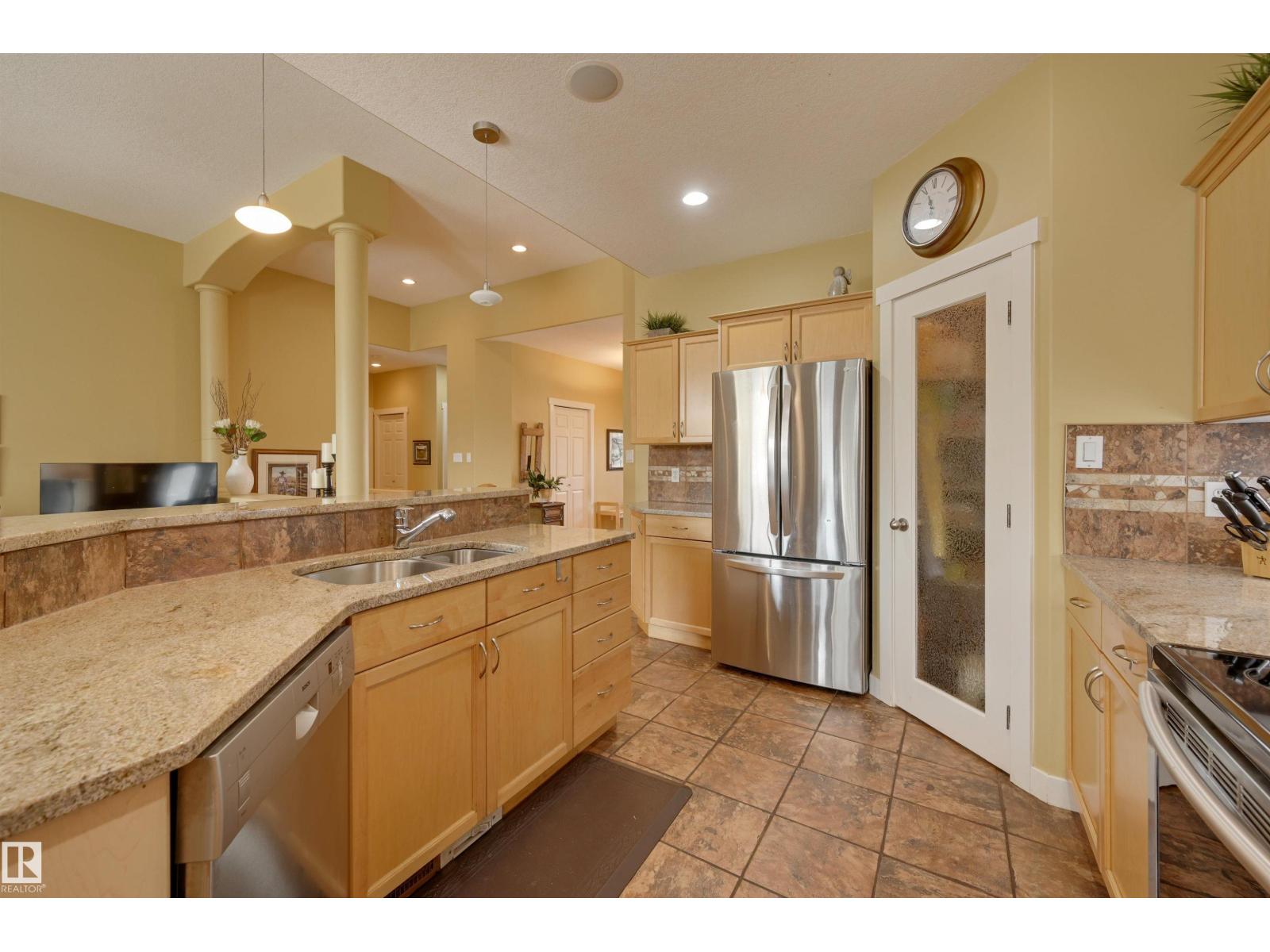 939 Haliburton Rd Nw, Edmonton, Alberta  T6R 2Z6 - Photo 17 - E4457364