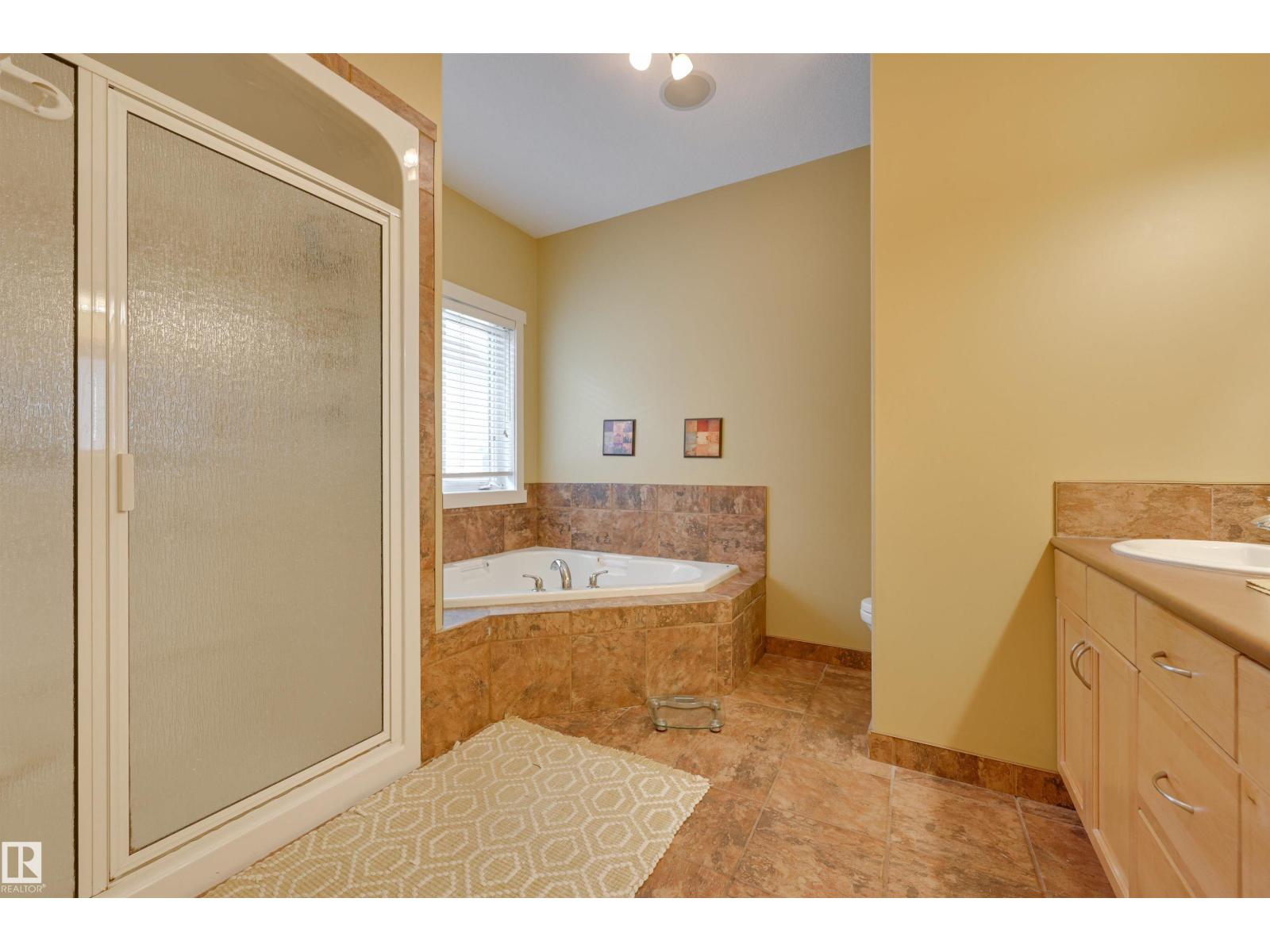 939 Haliburton Rd Nw, Edmonton, Alberta  T6R 2Z6 - Photo 34 - E4457364