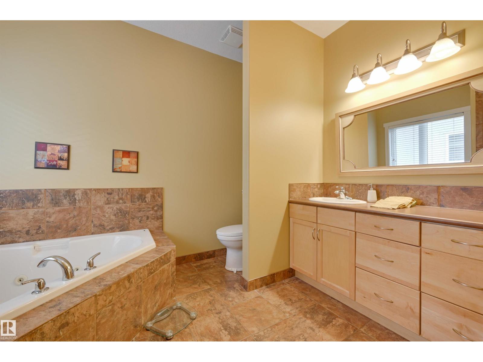 939 Haliburton Rd Nw, Edmonton, Alberta  T6R 2Z6 - Photo 35 - E4457364